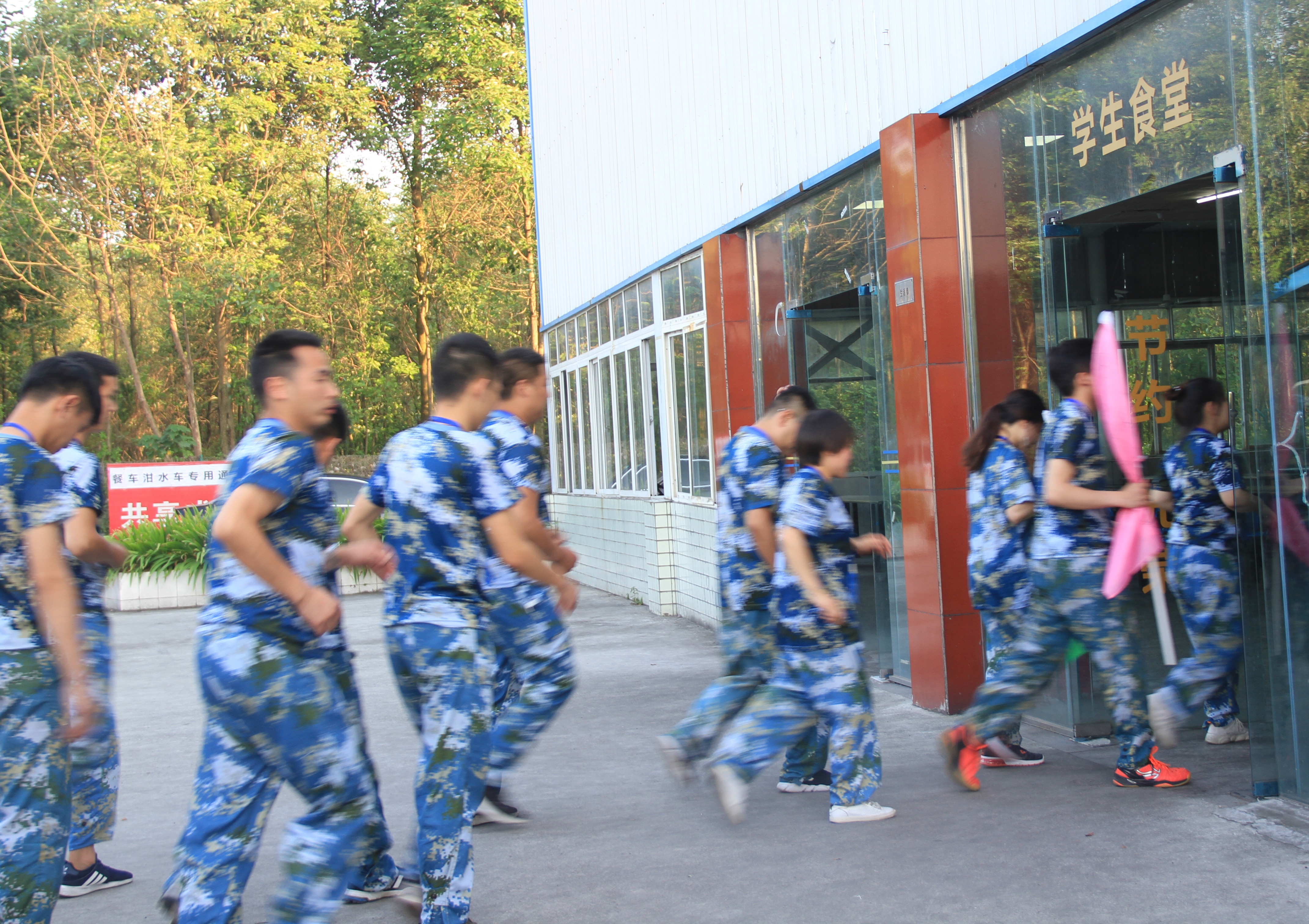 1561452476872426.jpg 3.jpg